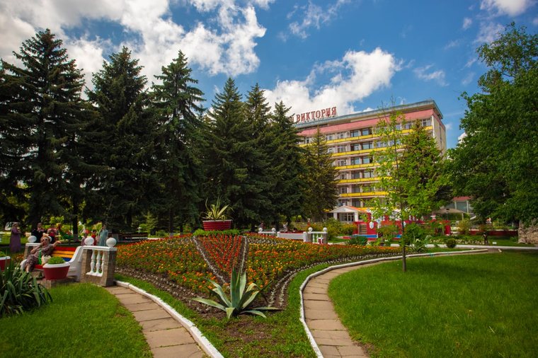 Парк санатория «Виктория» в Ессентуках — фото 10 — фото 12